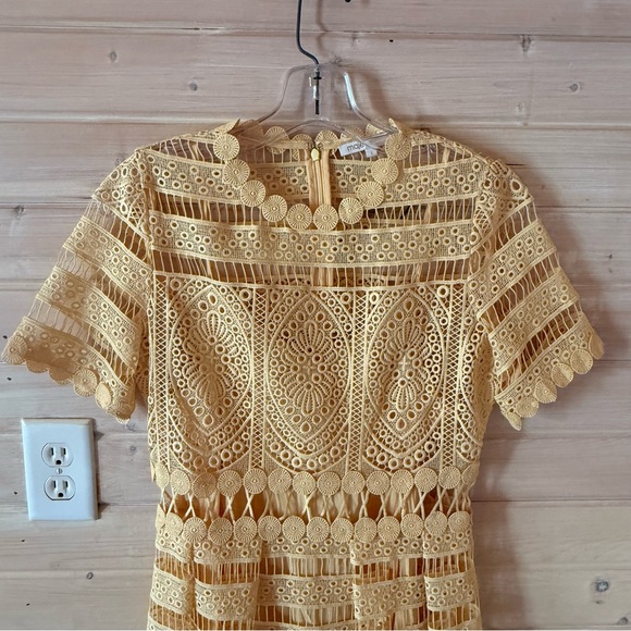 Maje Yellow Lace Guipure Short Sleeve Midi Dress Size 1 (US 4) Fit and Flare